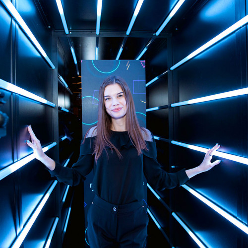 Фотозона «Неоновый тоннель»