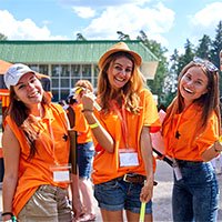 8 марта продолжается